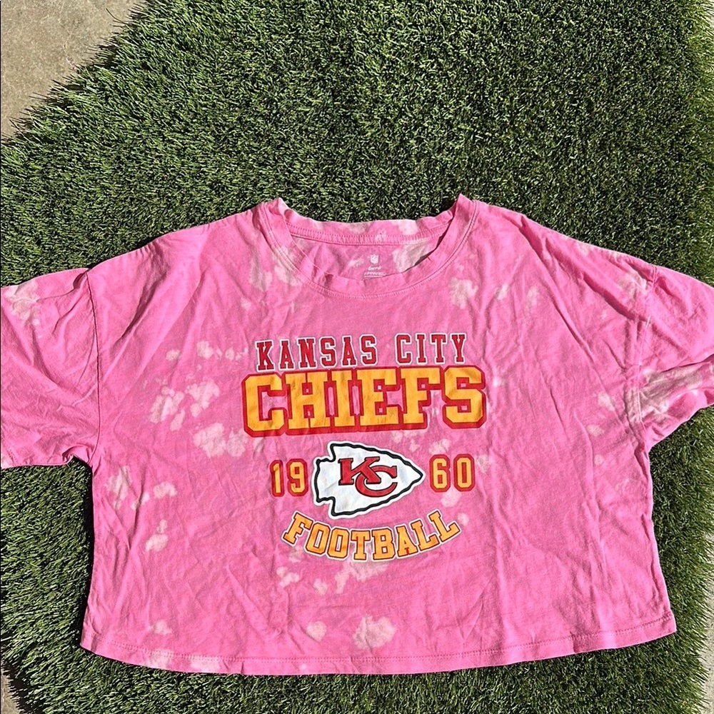 NFL Pink Kansas City Chiefs Short Sleeve Tee Teen Size 11/13 Laege